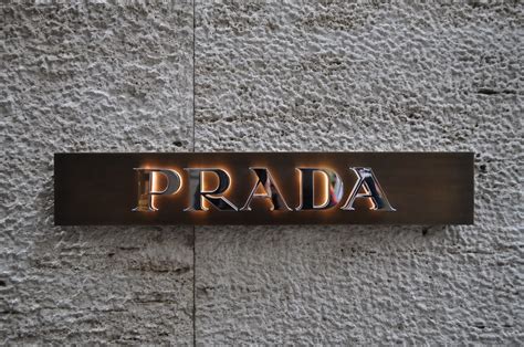 le cose che ha venduto di piu prada|Prada: la moda è fatta di classici in evoluzione .